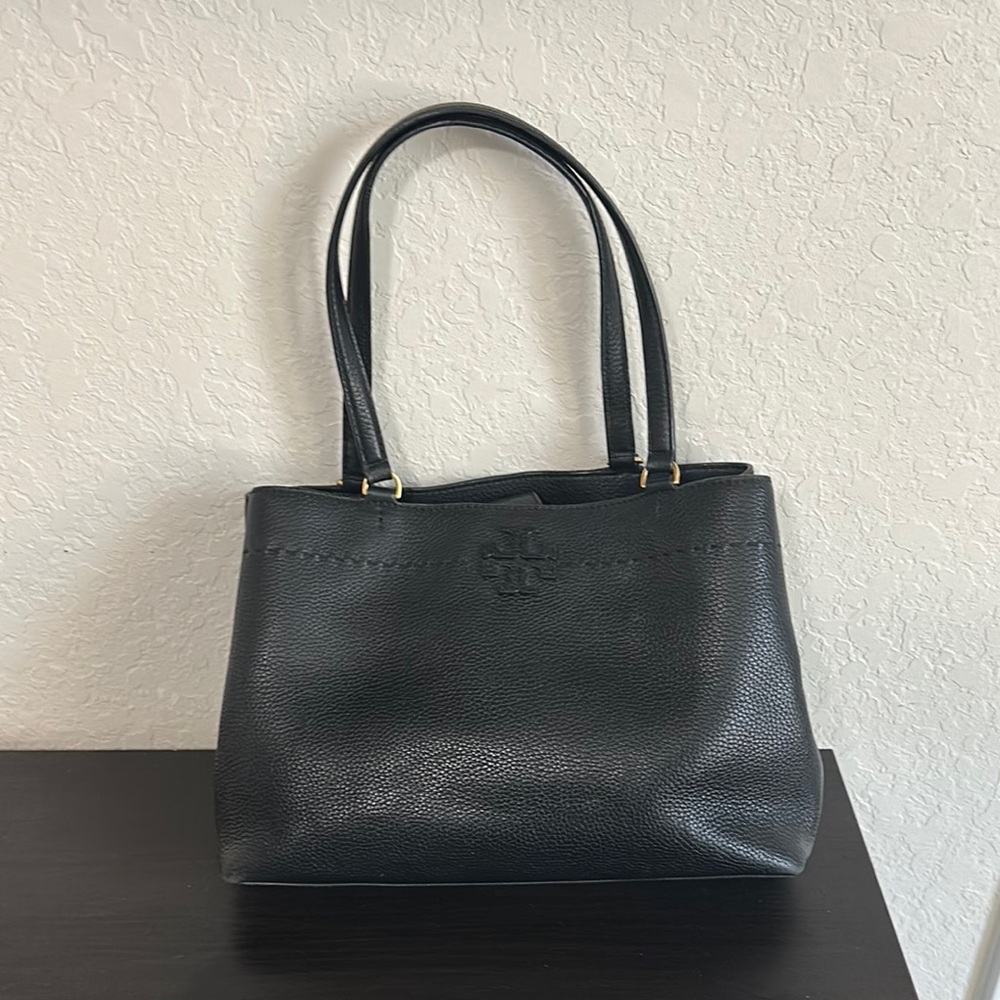 Tory Burch Black Leather Tote Bag with Sleek Design